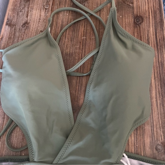 Cupshe Sage Green The Man Halter One Piece Size Medium NWT - Picture 3 of 7